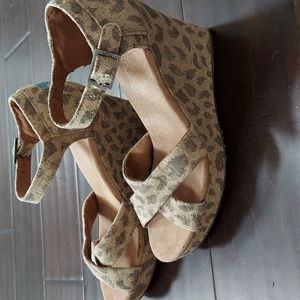 💥Toms animal print wedge sandals 3